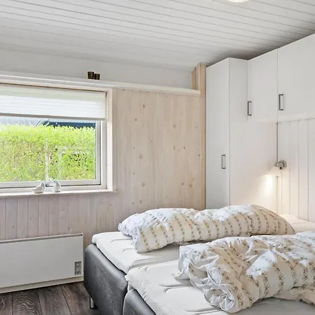 2 Bedroom In Holiday home *